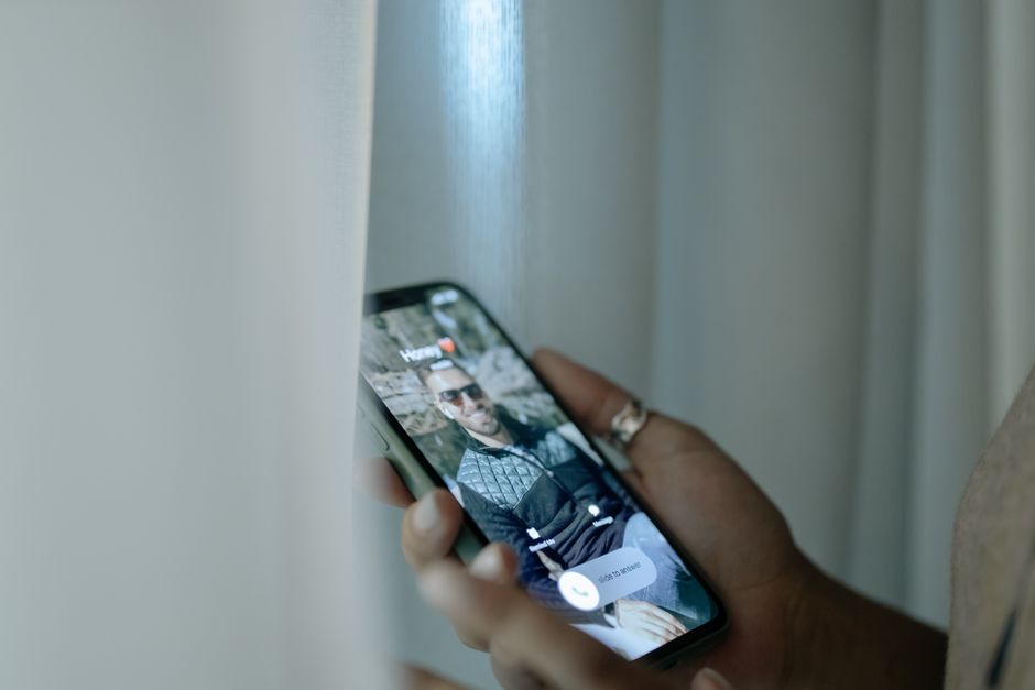 An incoming call on a smartphone